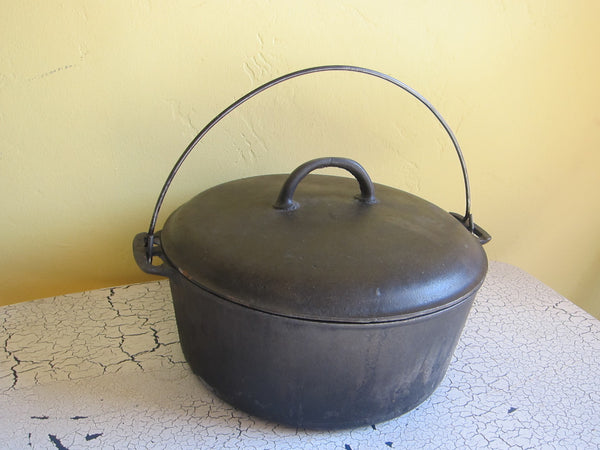 Griswold cast iron outlet dutch oven