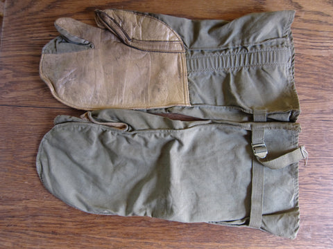 WW2 Memorabilia Canvas Leather Machine Gunners Gloves - Yesteryear Essentials
 - 1